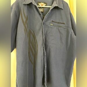 Men’s Harley-Davidson X-Large Blue Short Sleeve Button Shirt With Zipper Pocket.